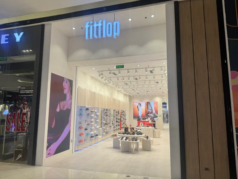Fitflop Seaside Cebu fixed LED display installation with pixel pitch P2.